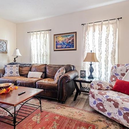 Cottage In The Falls, 2 B, 2 Bath, Fireplace 凯霍加福尔斯 外观 照片