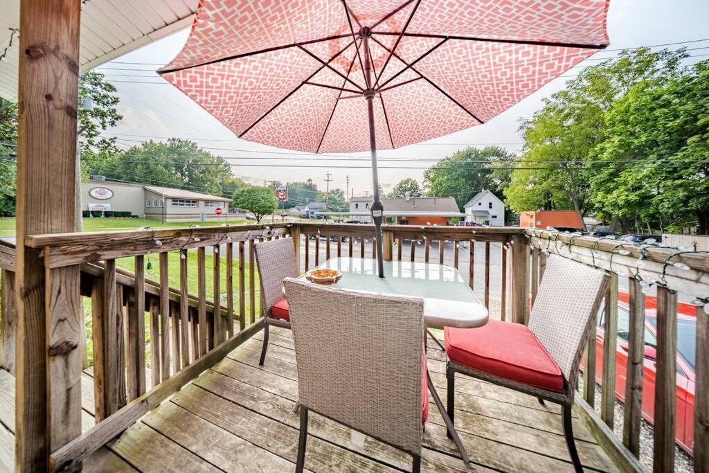 Cottage In The Falls, 2 B, 2 Bath, Fireplace 凯霍加福尔斯 外观 照片